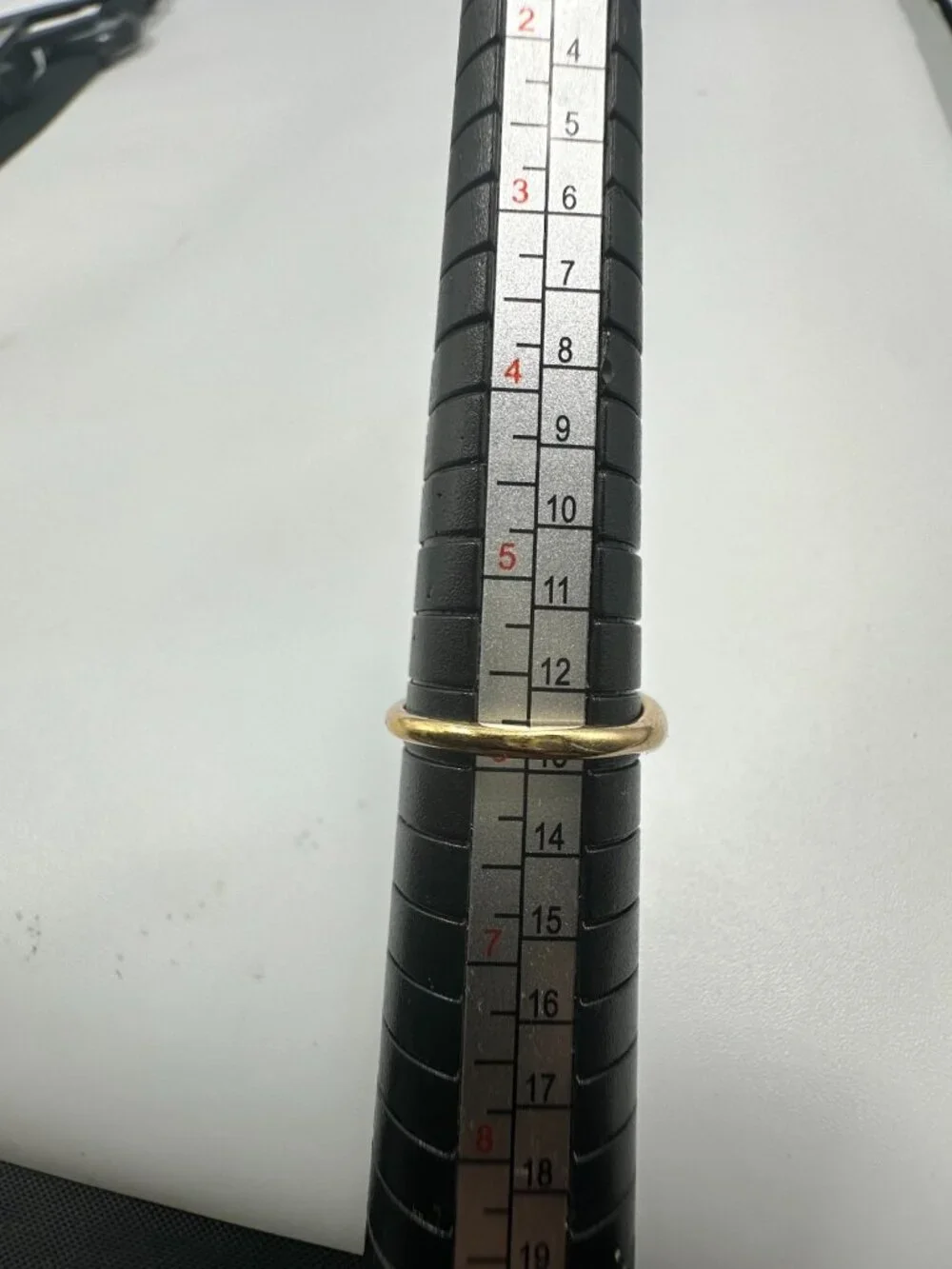 3/$30 Vintage Avon Midnight Drama Ring Size 6 Gold Tone Black Band Minimalist